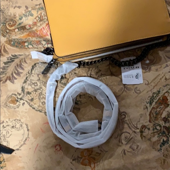 Coach crossbody -mustard -W’s Authentic - Picture 4 of 10